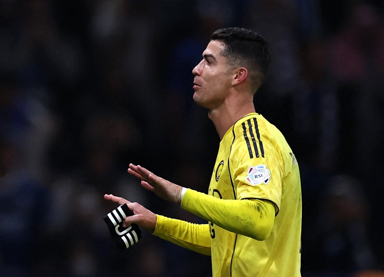 开云体育-早报：曼城2-2遭热刺连扳2球；维拉0-1小蜜蜂；曼联3-2绝杀富勒姆