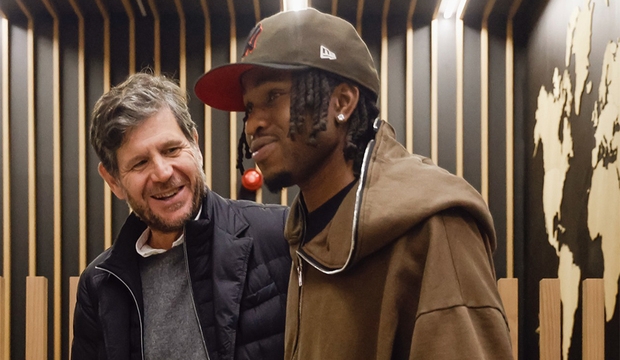 开云体育-早报：曼城2-2遭热刺连扳2球；维拉0-1小蜜蜂；曼联3-2绝杀富勒姆