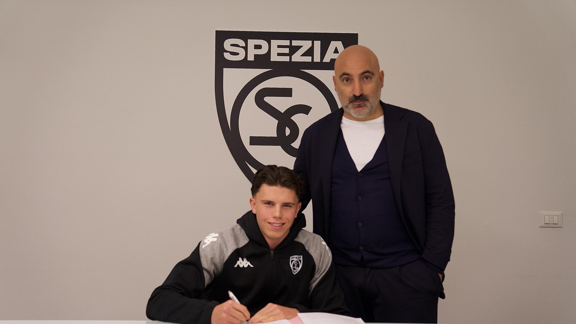 体育赛事-官方：罗马19岁中场罗马诺租借加盟意乙斯佩齐亚