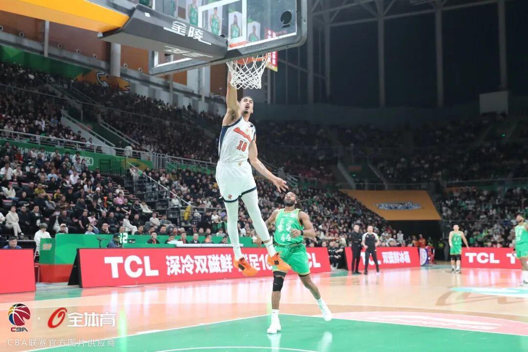 app下载-半场狂轰64分掌控比赛,广东客场大胜辽宁