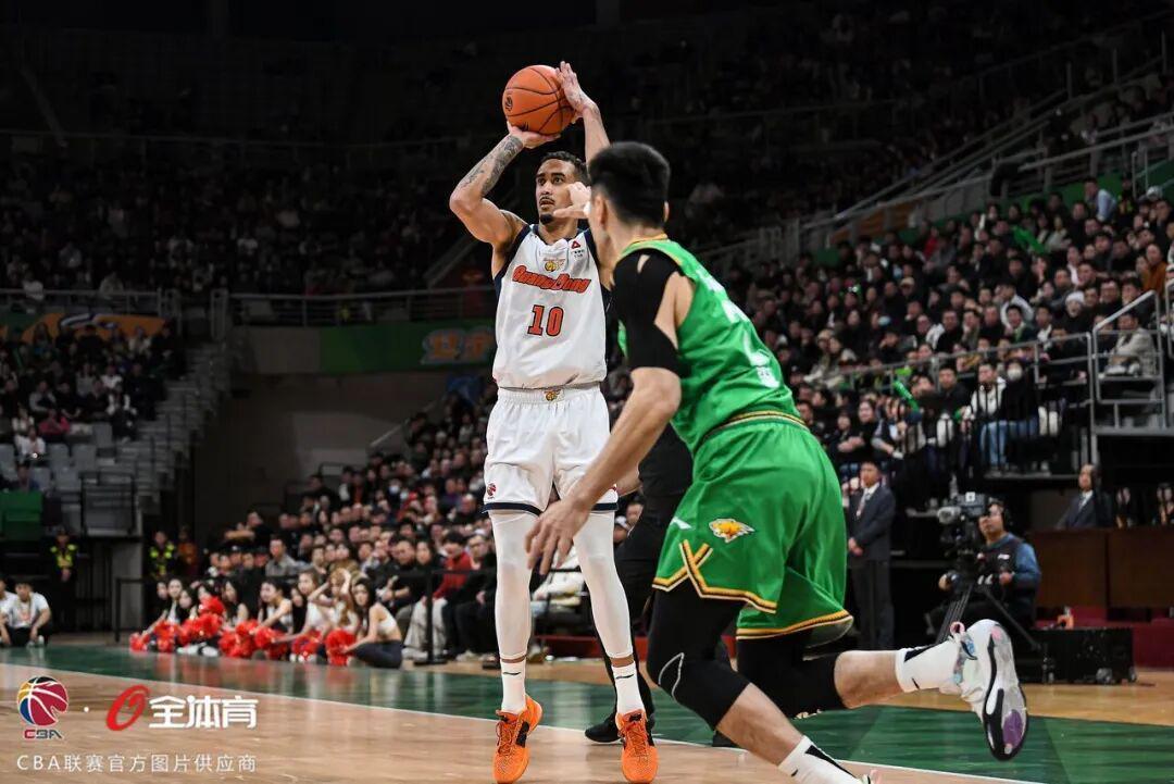 app下载-半场狂轰64分掌控比赛,广东客场大胜辽宁