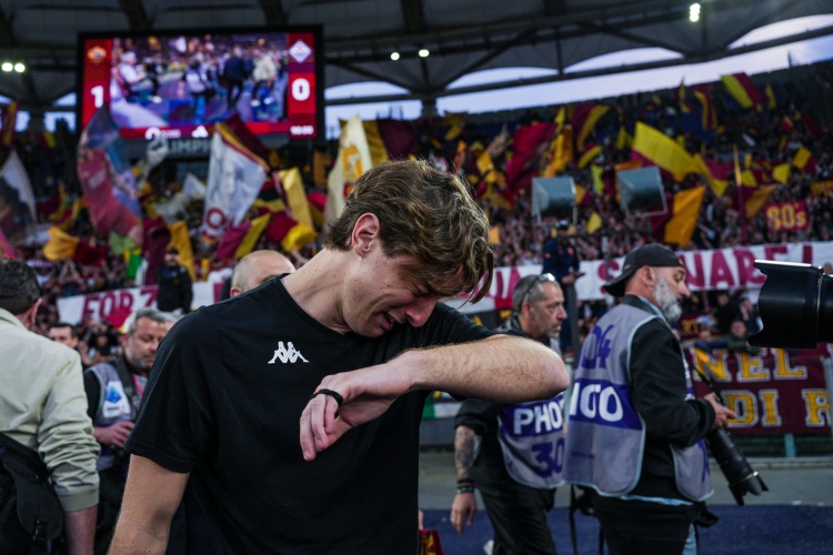 卡拉菲奥里：妈妈曾哭着告诉我博维晕倒，我支持他来英国继续踢球