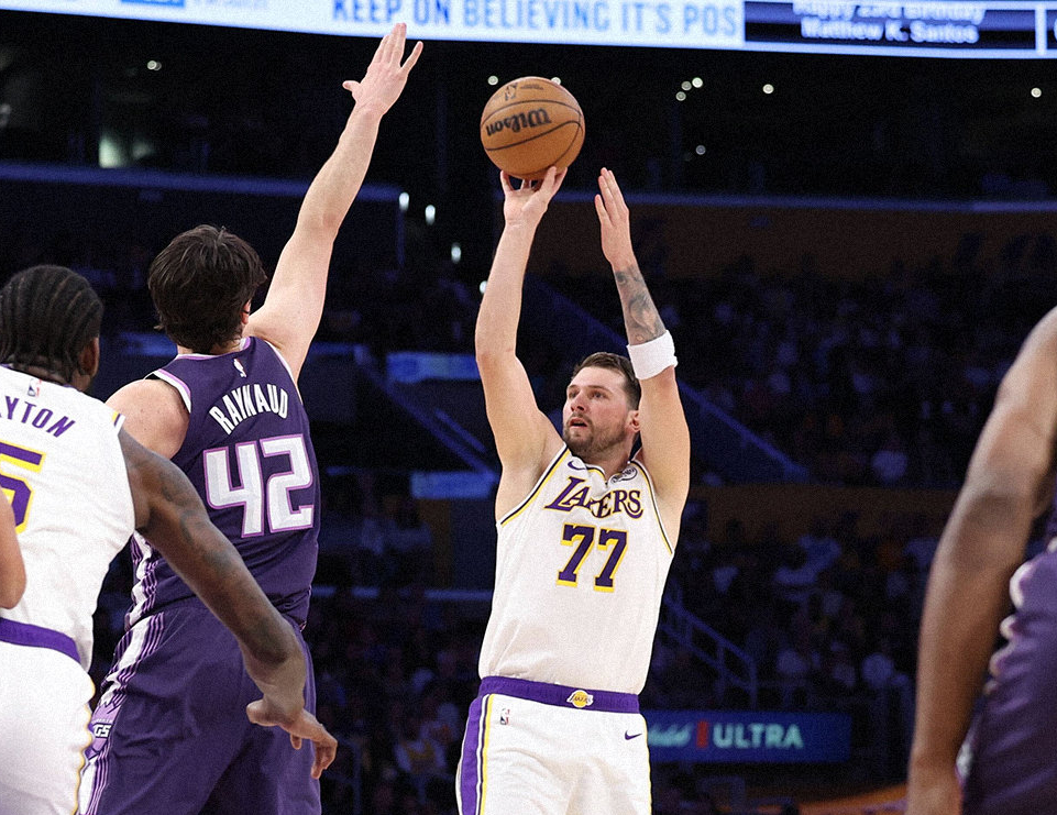 体育赛事-湖人24分大胜国王，詹姆斯24分5助！威少14分，湖人整体渐入佳境