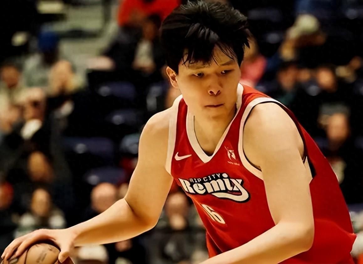 app下载-16投14中，砍31+8！杨瀚森最强一战，斯普利特该给机会了