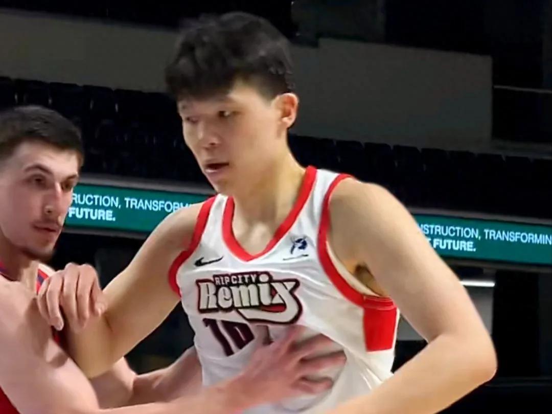 app下载-16投14中，砍31+8！杨瀚森最强一战，斯普利特该给机会了