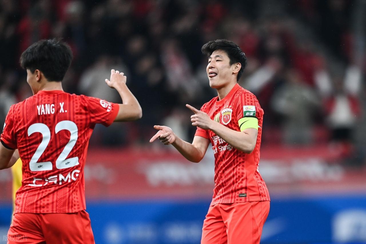 开云体育-喜讯！武磊重返国足稳了，已向邵佳一递上敲门砖，球迷直言：服了