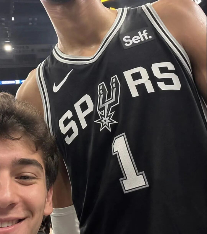 vip 注册地址-NBA官宣终身禁赛！文班亚马？？？|NBA总决赛|球迷|合影|比赛|球员_新浪体育_新浪新闻