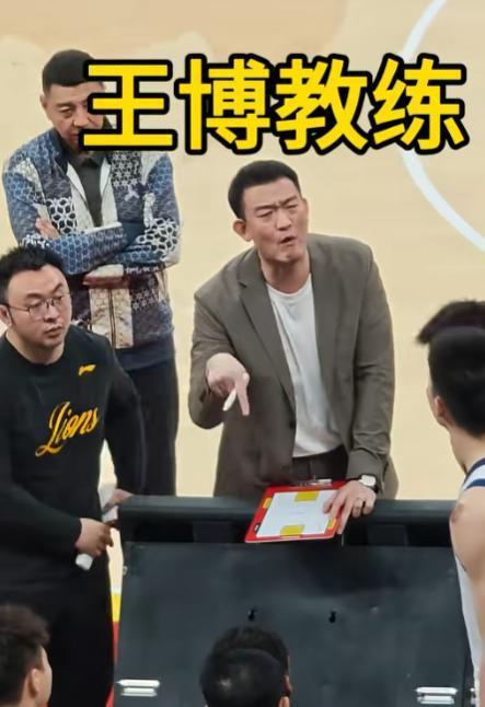 6月1日，广厦队传3大消息：孙铭徽低迷 布朗孤树难支 王博遭质疑